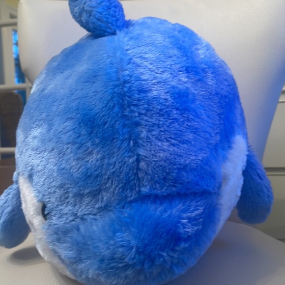 Stuffed Whale 🐳 LARGE NWOT! Was gift my daughter didn’t want 🤷‍♀️ She is 19 - - Picture 2 of 7